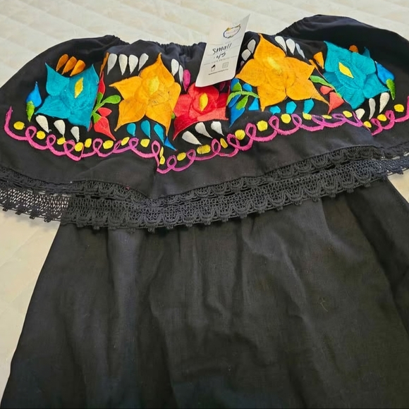 Mexican Artesanal Off Shoulders Dress - Picture 2 of 5